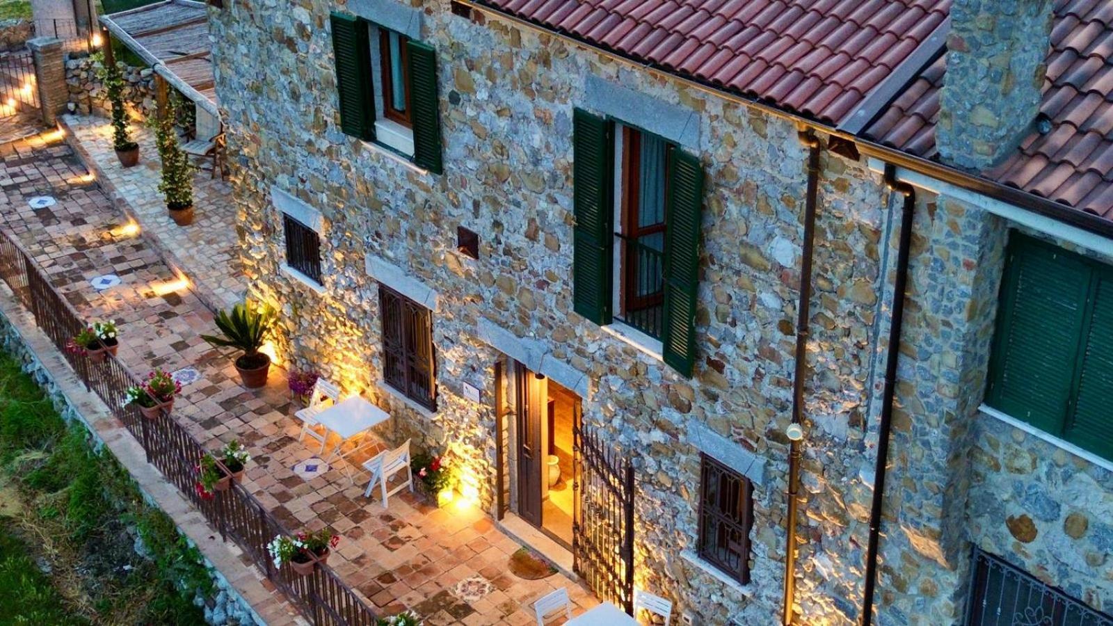 La Riggiola Bed and Breakfast Σαλέρνο Εξωτερικό φωτογραφία